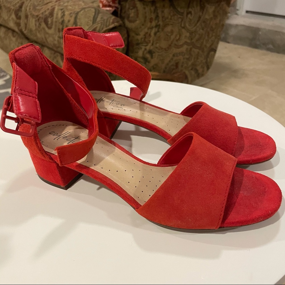 Red Clarks 1.5 inch Block Heel Chunk Heel Size 6